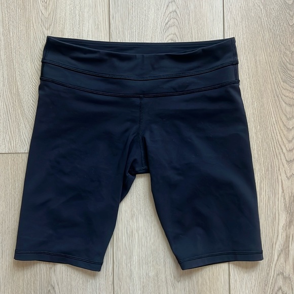 Lululemon biker shorts size 8 9” inseam low rise - Picture 1 of 5